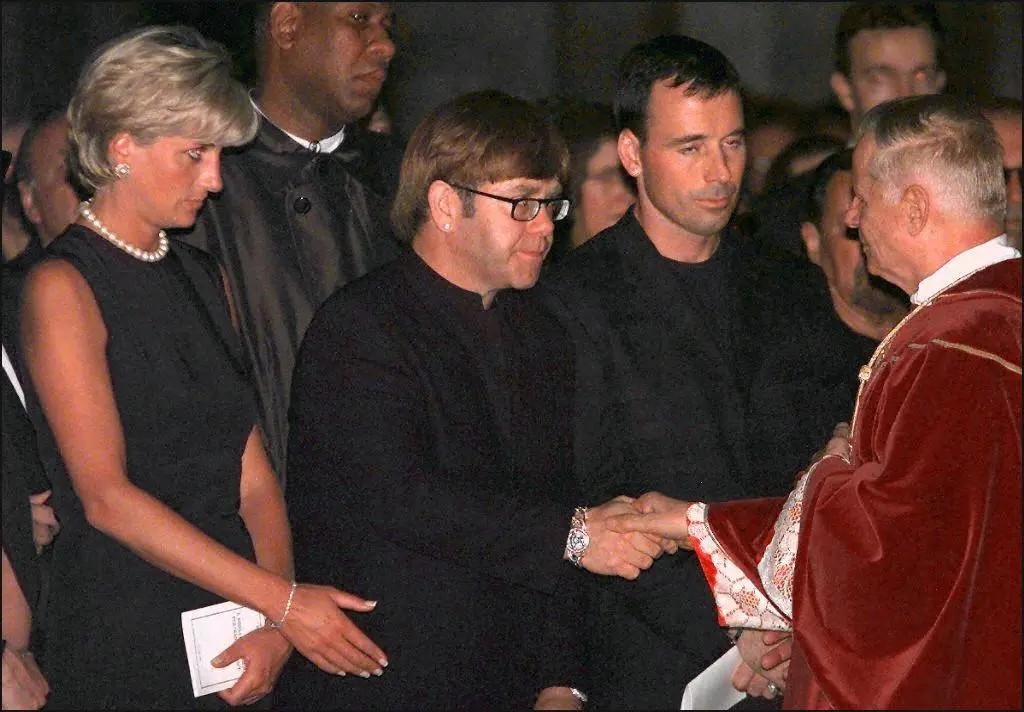 diana princess diana funeral versace